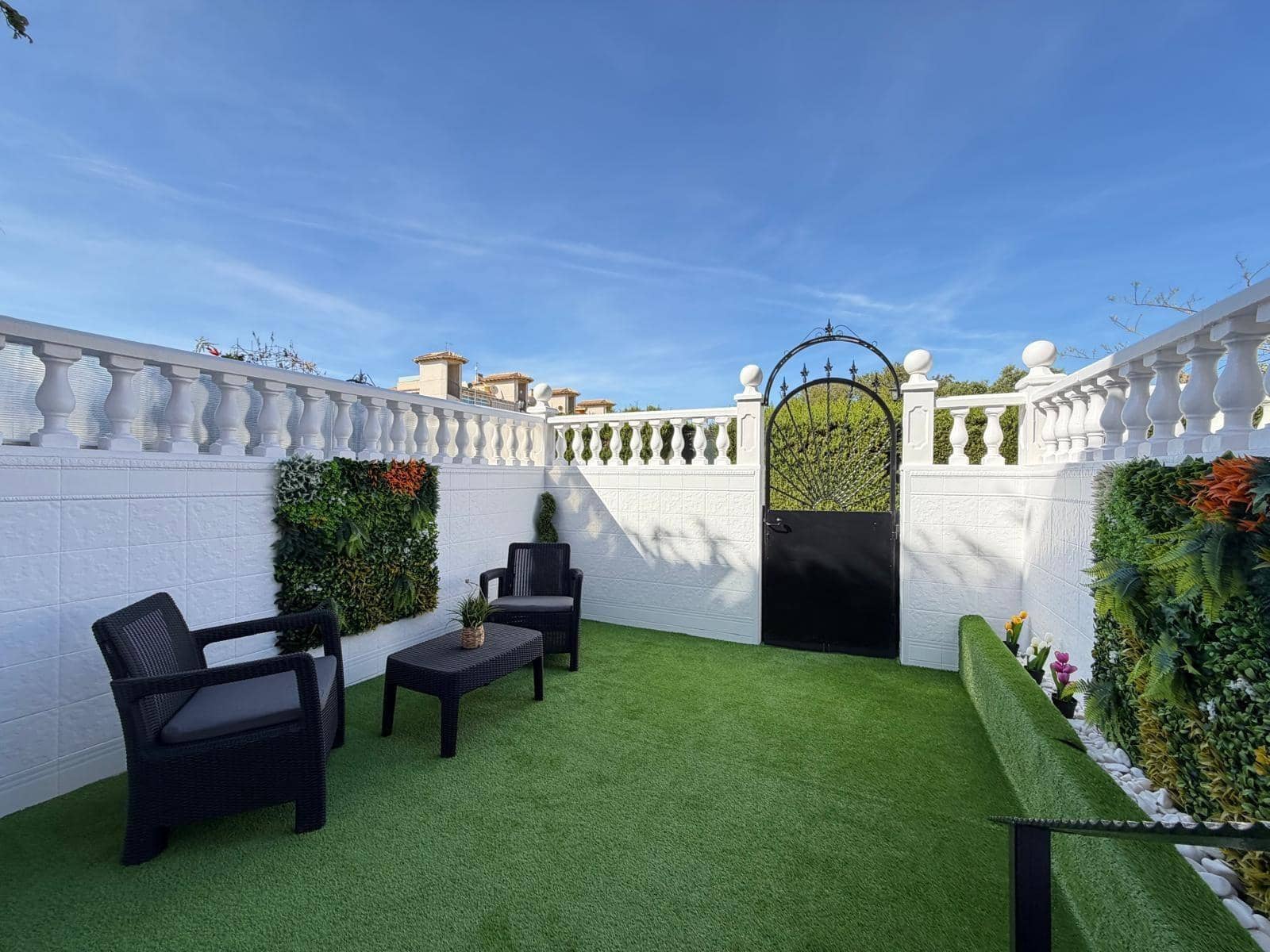 3 makuuhuone Huoneisto myytävänä paikassa Orihuela Costa mukana uima-altaan - 235 000 € (Ref: 9848281)