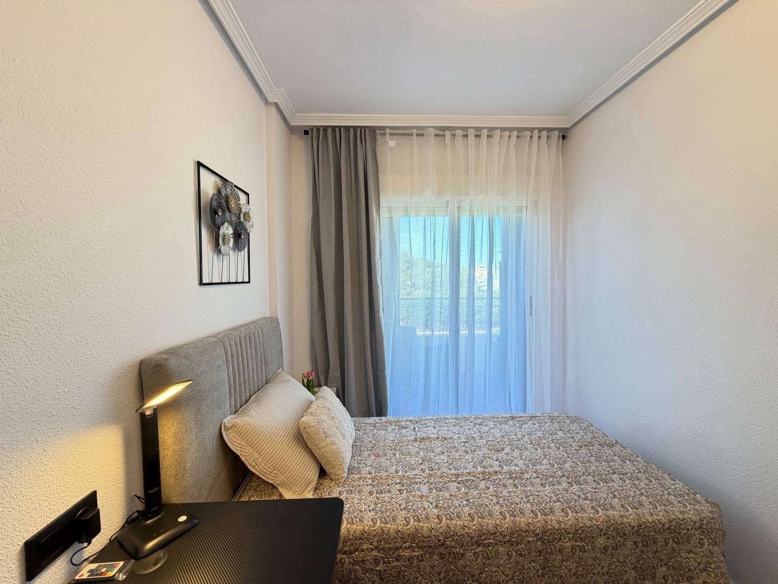 3 makuuhuone Huoneisto myytävänä paikassa Orihuela Costa mukana uima-altaan - 235 000 € (Ref: 9848281)