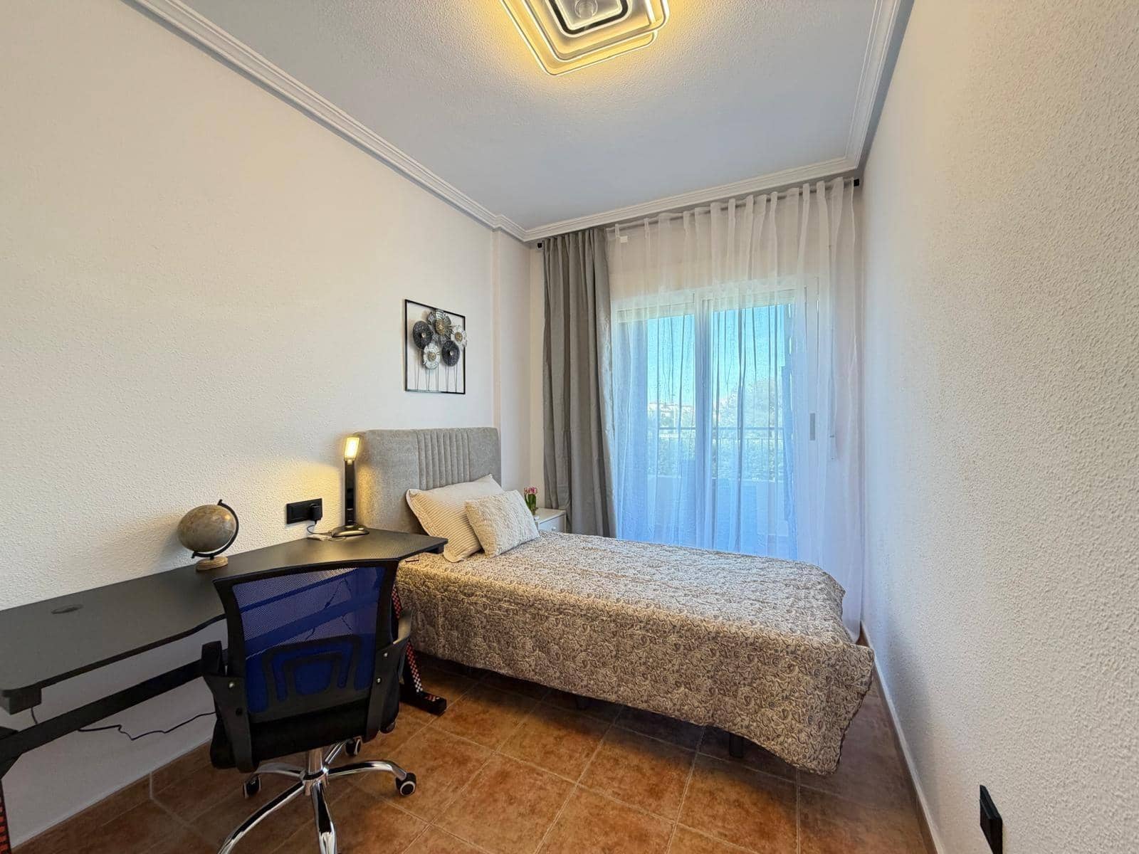 3 makuuhuone Huoneisto myytävänä paikassa Orihuela Costa mukana uima-altaan - 235 000 € (Ref: 9848281)