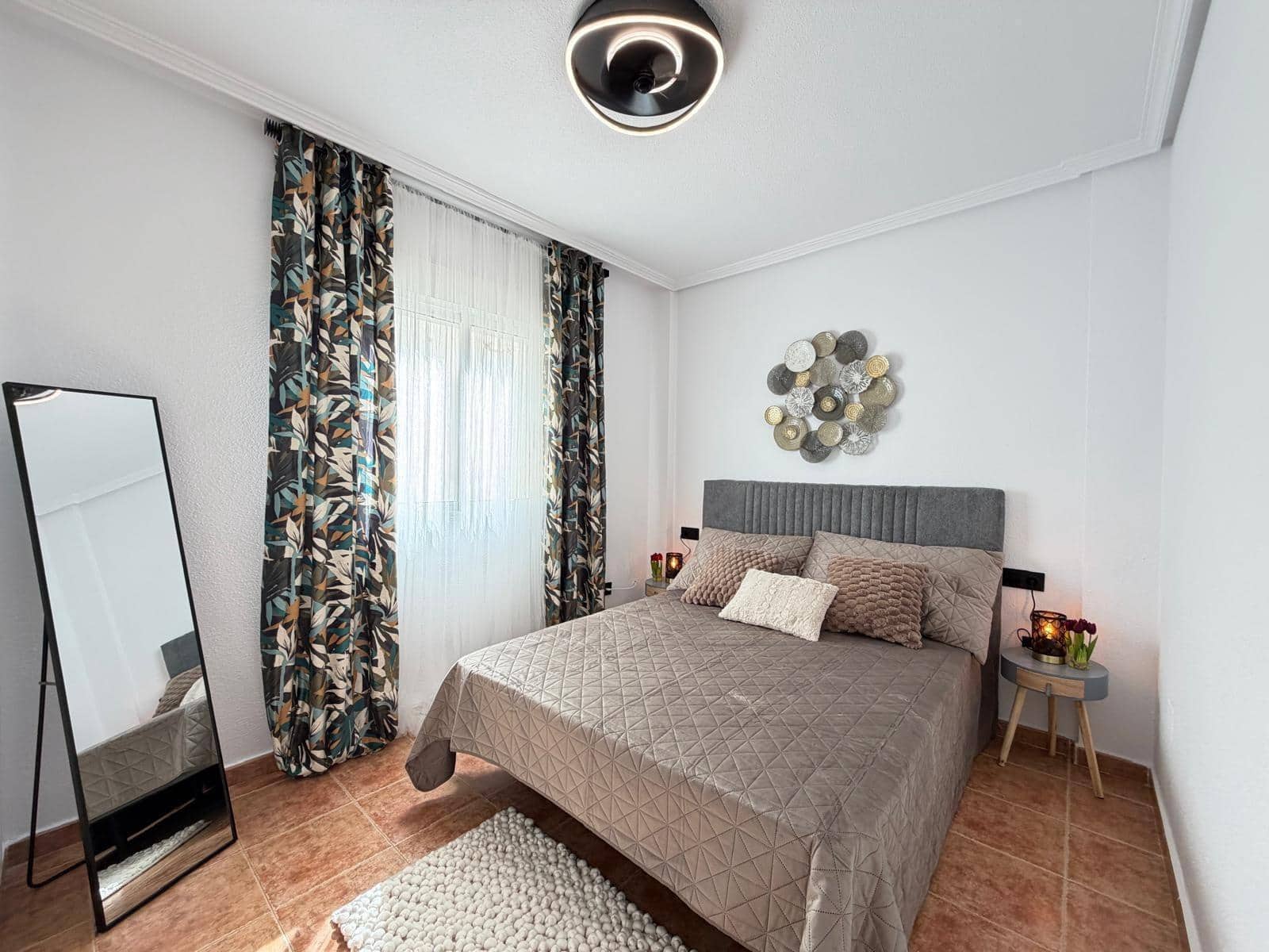 3 makuuhuone Huoneisto myytävänä paikassa Orihuela Costa mukana uima-altaan - 235 000 € (Ref: 9848281)