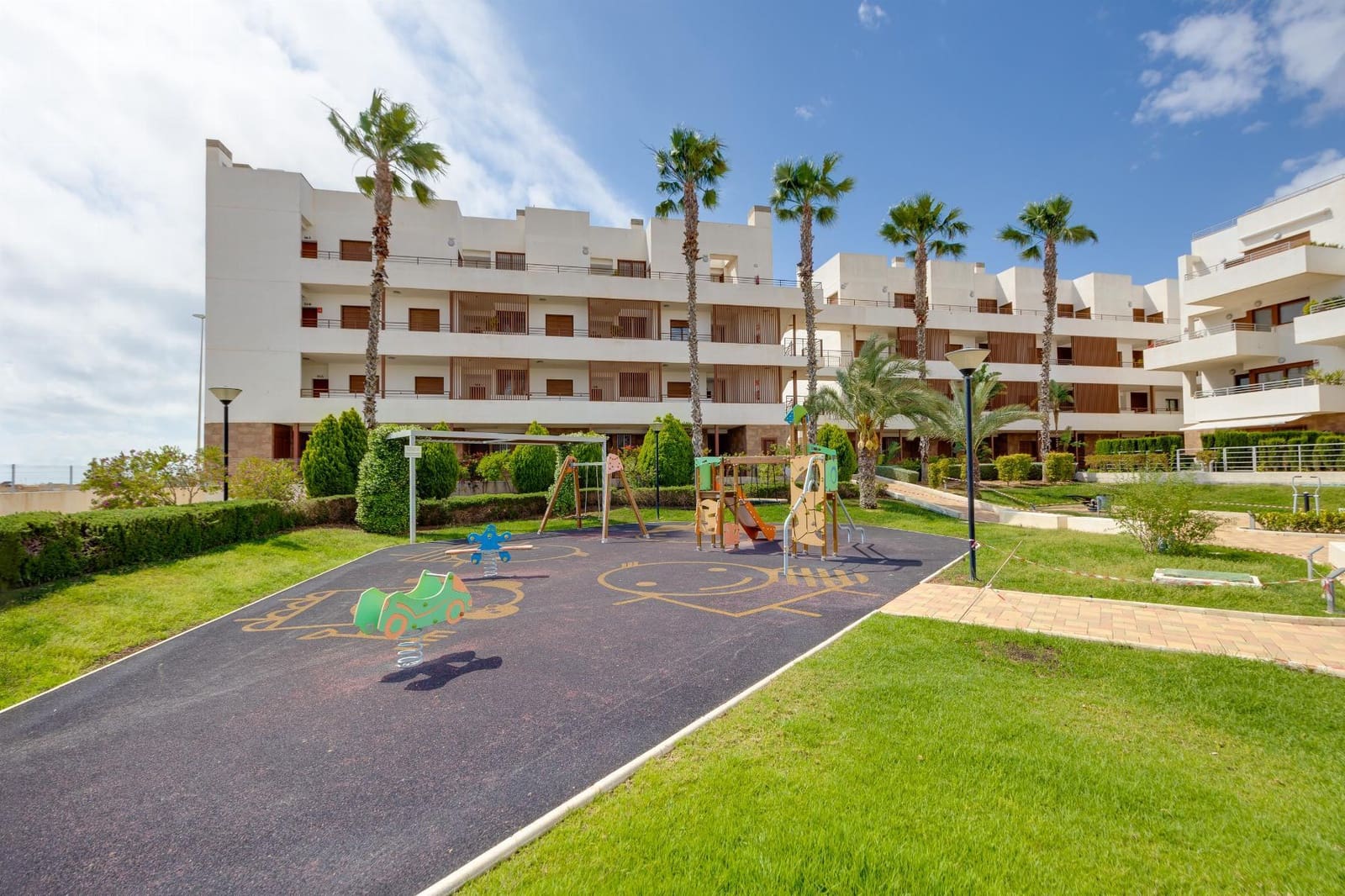 2 sypialnia Apartament na sprzedaż w Orihuela Costa z basenem garażem - 229 000 € (Ref: 9858862)
