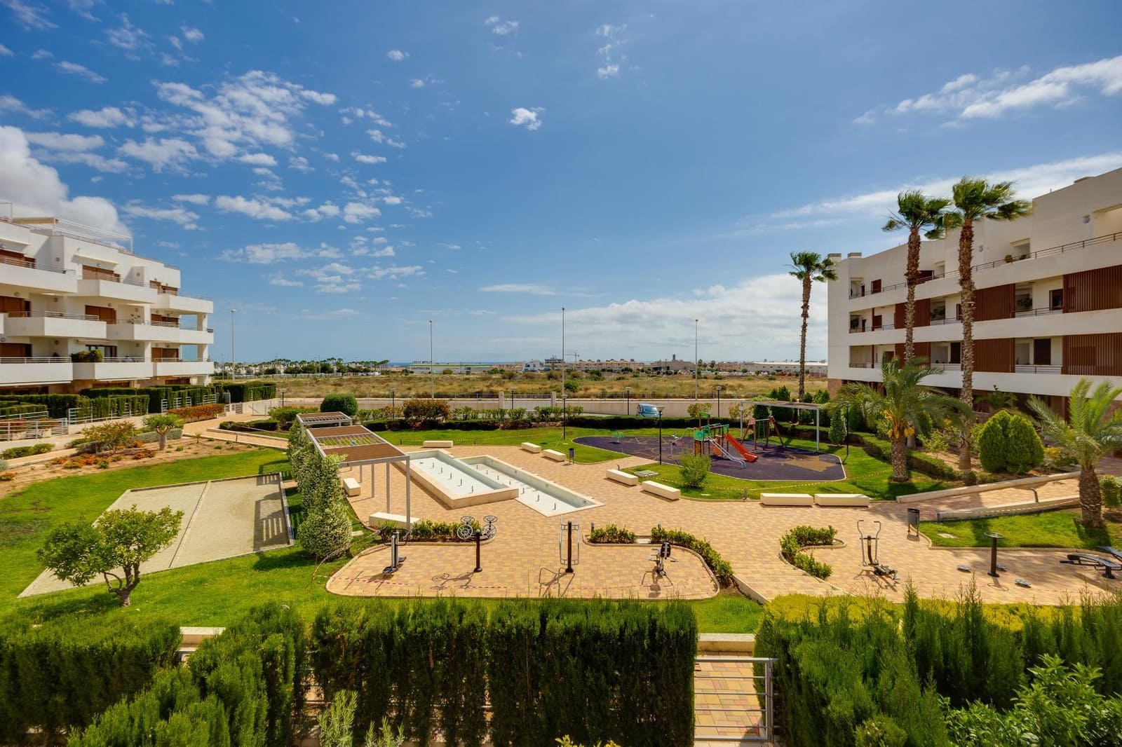 2 sypialnia Apartament na sprzedaż w Orihuela Costa z basenem garażem - 229 000 € (Ref: 9858862)