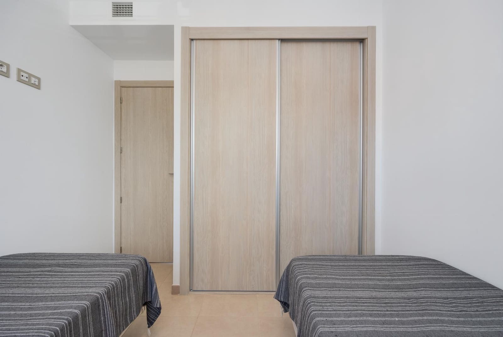 2 sypialnia Apartament na sprzedaż w Orihuela Costa z basenem garażem - 229 000 € (Ref: 9858862)