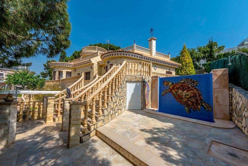 4 quarto Moradia para venda em Campoamor com piscina - 1 600 000 € (Ref: 9861174)