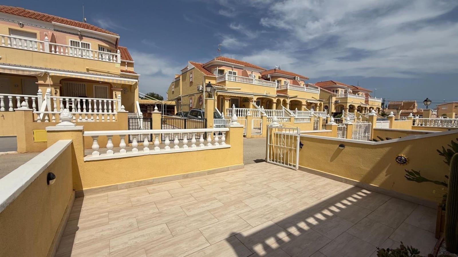 3 bedroom Terraced Villa for sale in La Florida with pool - € 215,000 (Ref: 9875302)