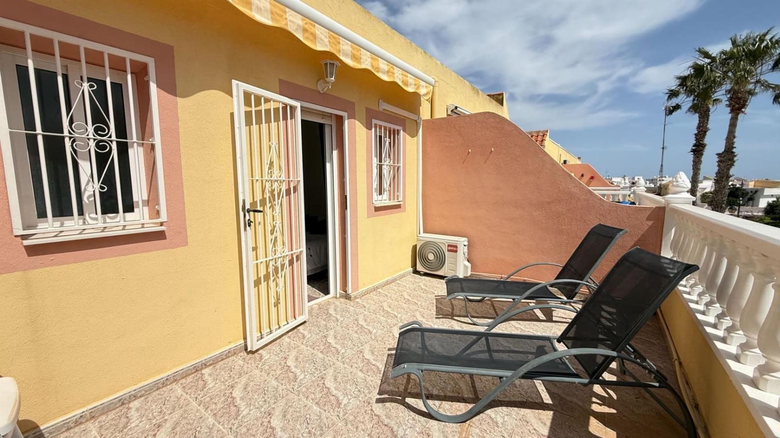 3 bedroom Terraced Villa for sale in La Florida with pool - € 215,000 (Ref: 9875302)