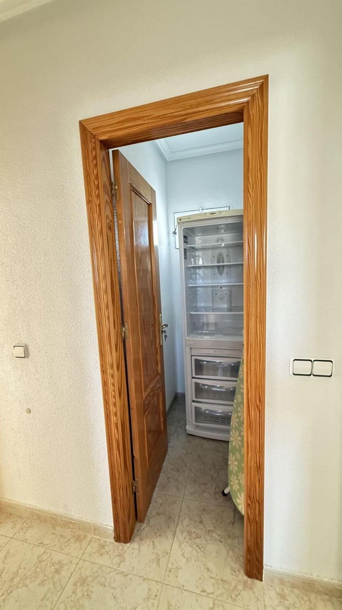 5 slaapkamer Villa te koop in Blue Lagoon met zwembad garage - € 339.000 (Ref: 9891371)
