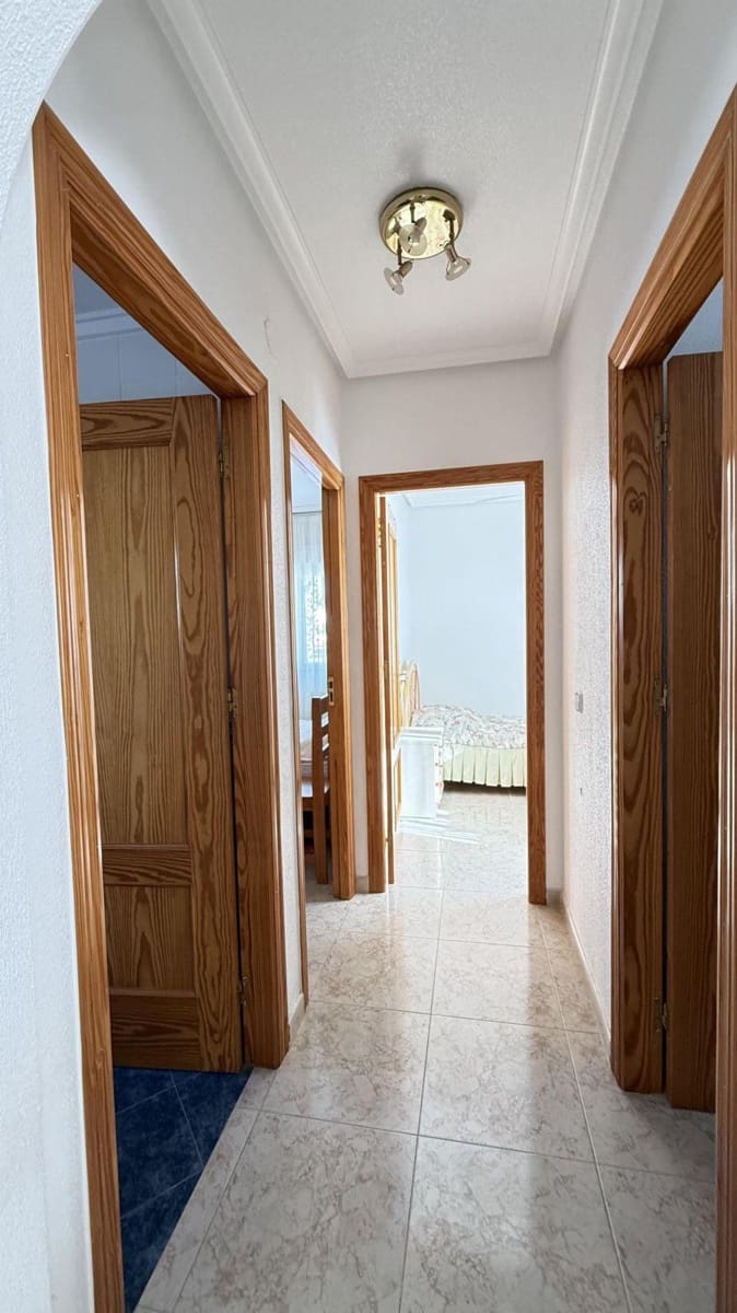 5 slaapkamer Villa te koop in Blue Lagoon met zwembad garage - € 339.000 (Ref: 9891371)