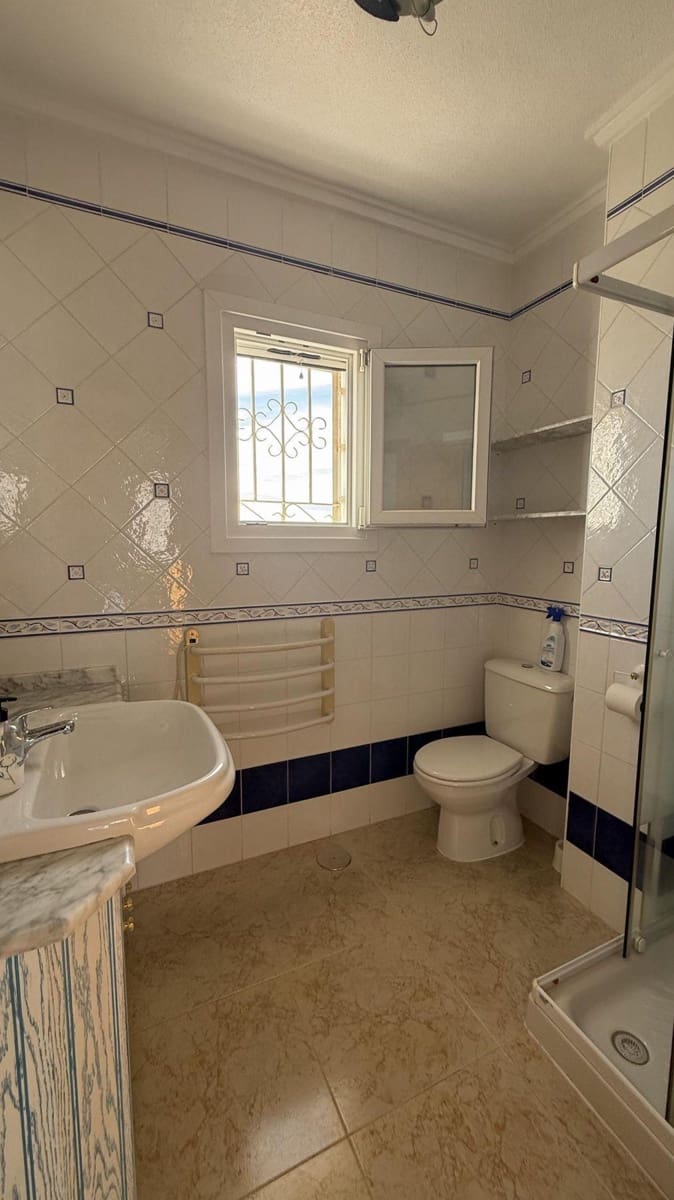 5 slaapkamer Villa te koop in Blue Lagoon met zwembad garage - € 339.000 (Ref: 9891371)