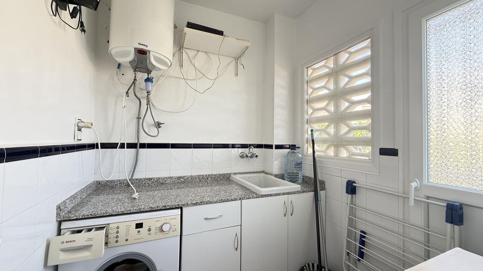 5 slaapkamer Villa te koop in Blue Lagoon met zwembad garage - € 339.000 (Ref: 9891371)