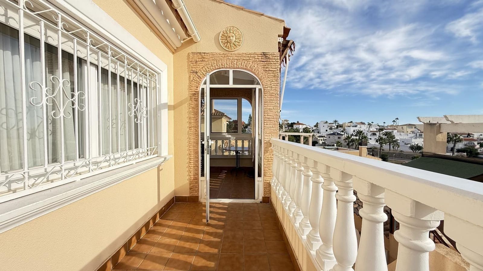 5 slaapkamer Villa te koop in Blue Lagoon met zwembad garage - € 339.000 (Ref: 9891371)