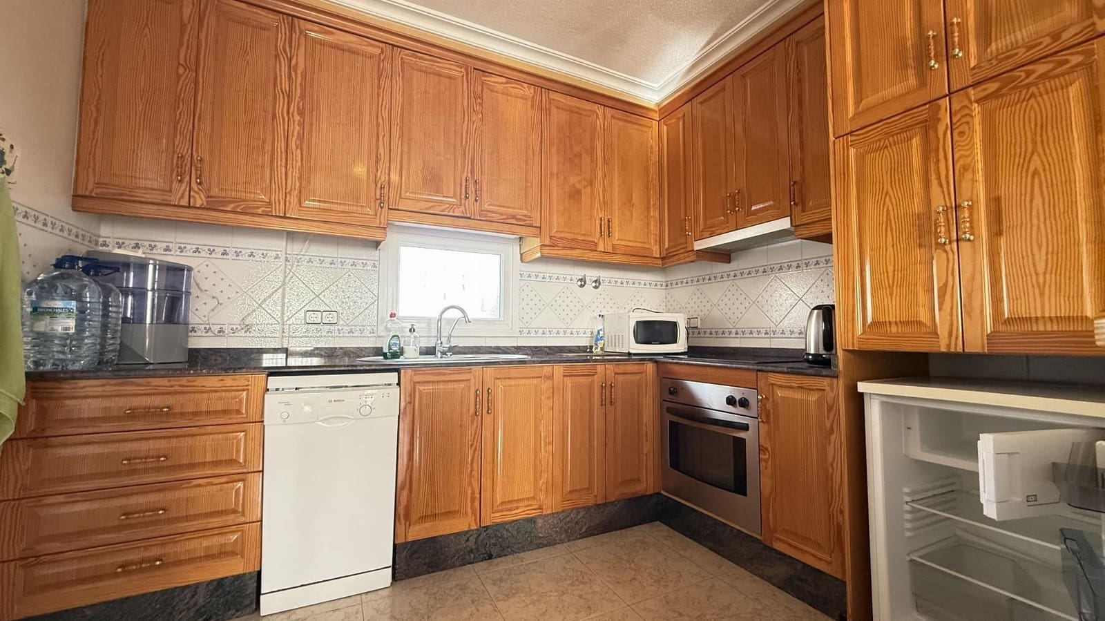 5 slaapkamer Villa te koop in Blue Lagoon met zwembad garage - € 339.000 (Ref: 9891371)