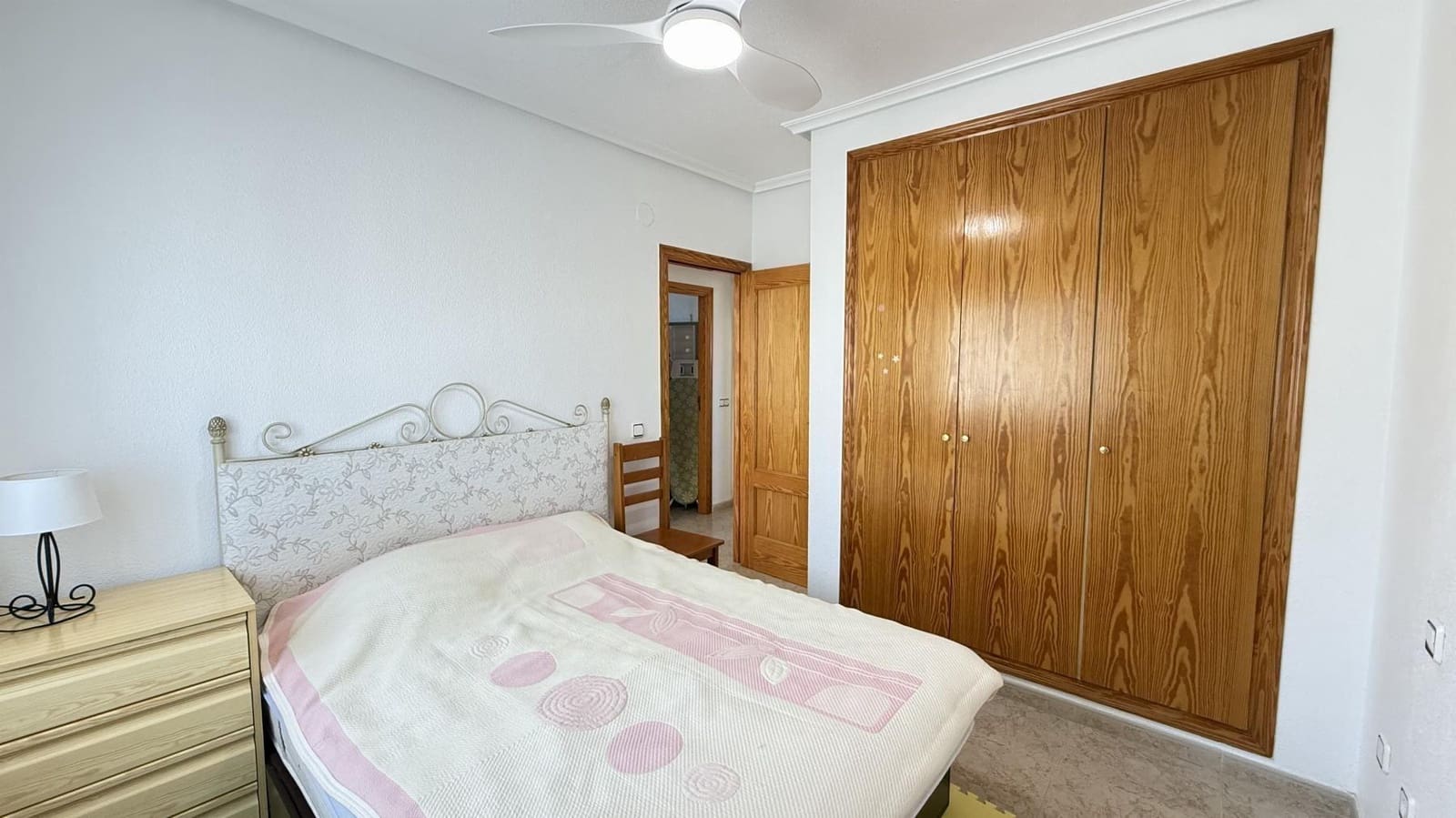 5 slaapkamer Villa te koop in Blue Lagoon met zwembad garage - € 339.000 (Ref: 9891371)