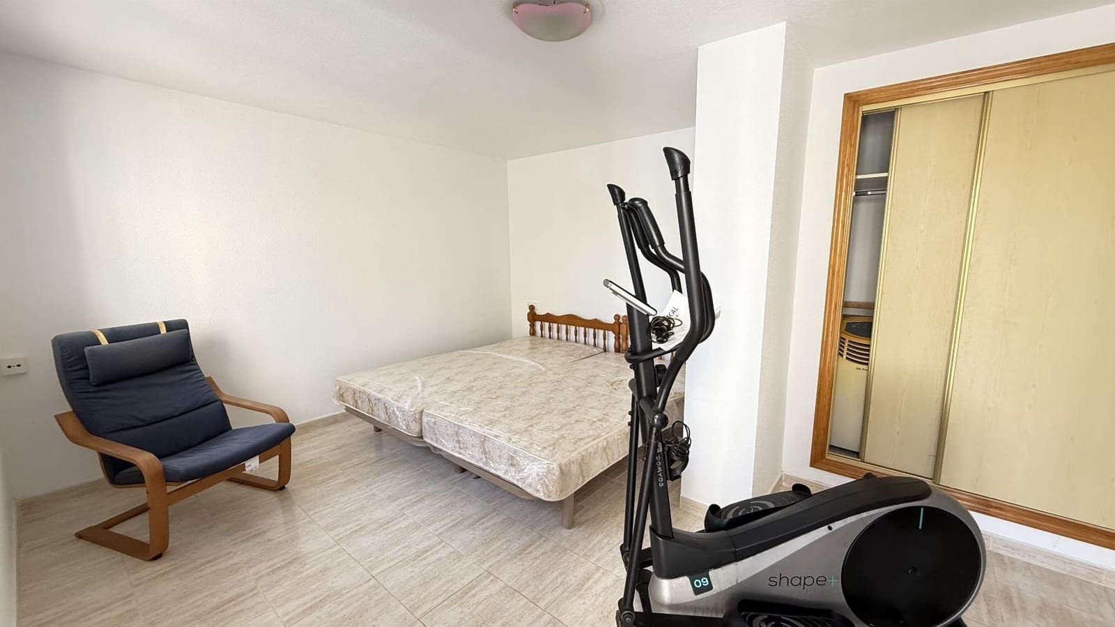 5 slaapkamer Villa te koop in Blue Lagoon met zwembad garage - € 339.000 (Ref: 9891371)