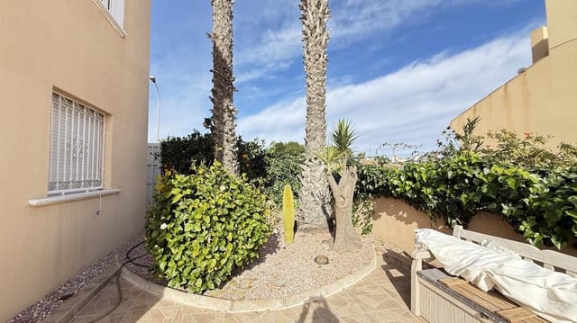 5 slaapkamer Villa te koop in Blue Lagoon met zwembad garage - € 339.000 (Ref: 9891371)