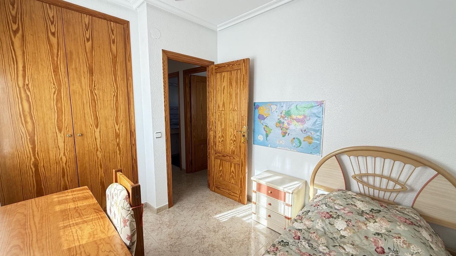 5 slaapkamer Villa te koop in Blue Lagoon met zwembad garage - € 339.000 (Ref: 9891371)