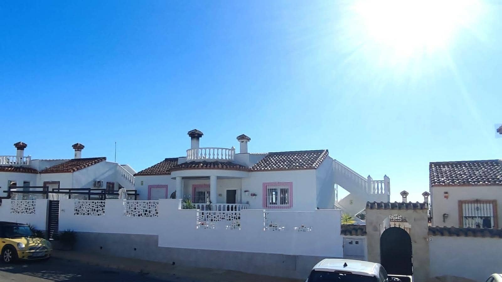3 makuuhuone Huvila myytävänä paikassa San Miguel de Salinas mukana uima-altaan 
autotalli - 350 000 € (Ref: 9905310)