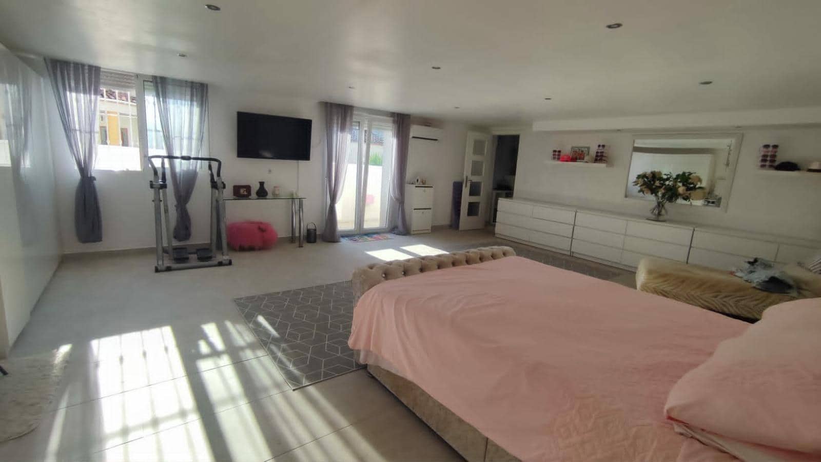 3 makuuhuone Huvila myytävänä paikassa San Miguel de Salinas mukana uima-altaan 
autotalli - 350 000 € (Ref: 9905310)