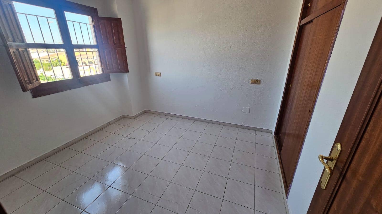 Apartamento de 3 habitaciones en El Chaparral en venta - 195.000 € (Ref: 9906608)