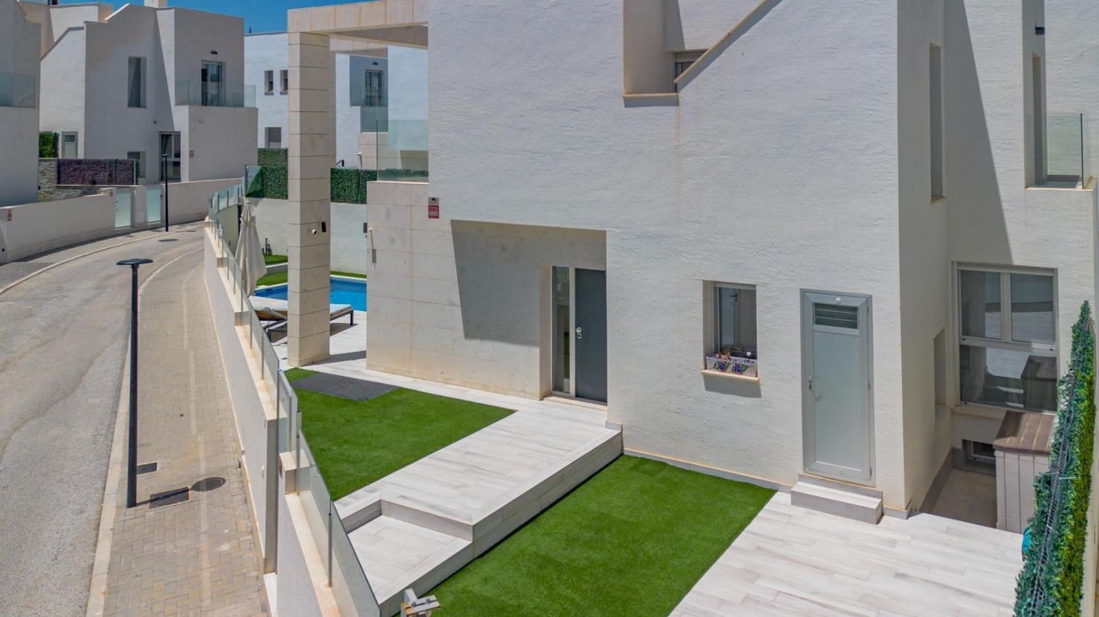 3 soverom Villa til salgs i Orihuela Costa med svømmebasseng - € 590 000 (Ref: 9909718)