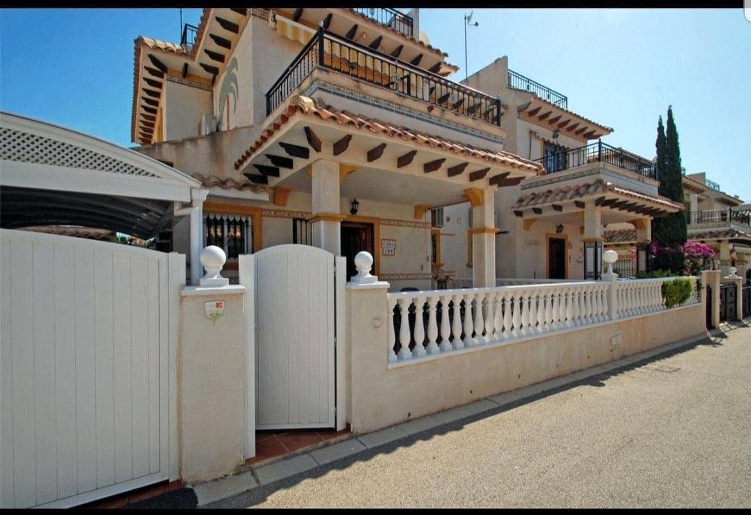 2 bedroom Apartment for sale in Orihuela Costa with pool - € 219,900 (Ref: 9939105)
