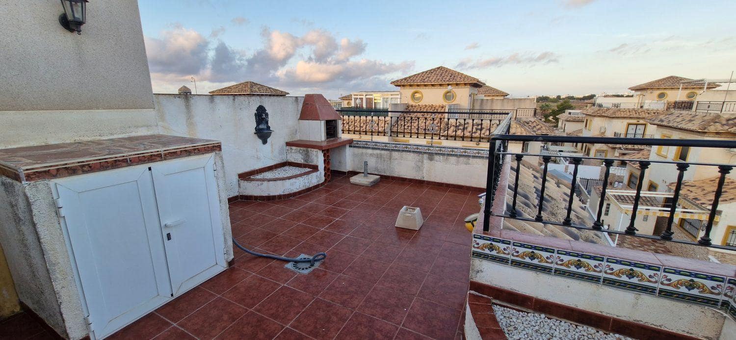 2 bedroom Apartment for sale in Orihuela Costa with pool - € 219,900 (Ref: 9939105)