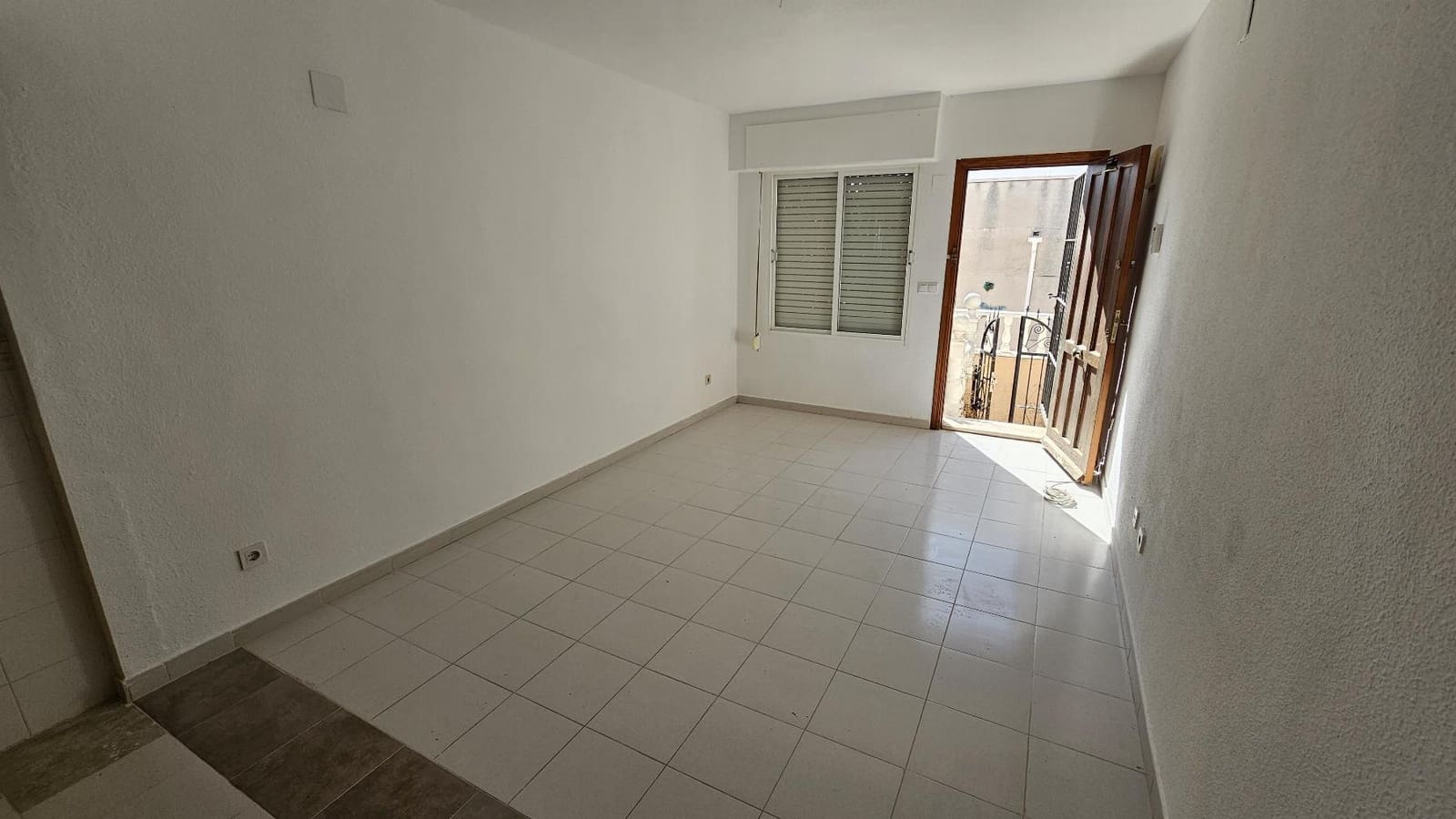 2 soveværelse Semi-Rækkehus til salg i Torrevieja - € 139.000 (Ref: 9944918)