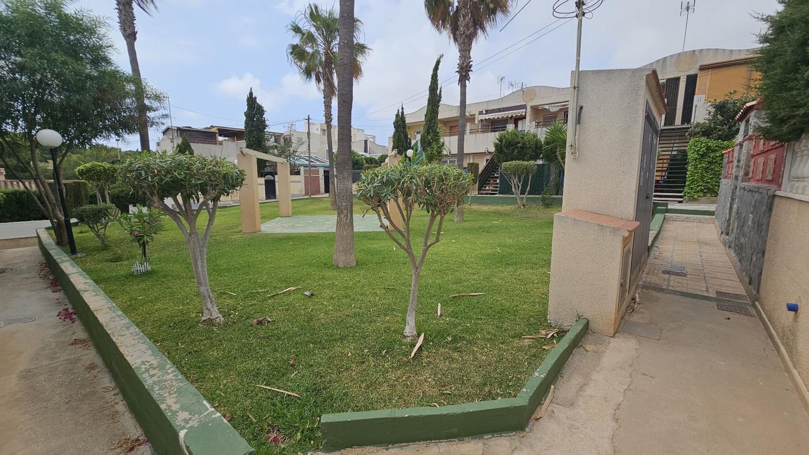 2 soveværelse Semi-Rækkehus til salg i Torrevieja - € 139.000 (Ref: 9944918)