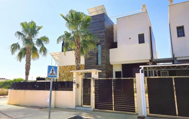 4 soverom Villa til salgs i Lomas de Cabo Roig - Los Dolses, Orihuela med svømmebasseng garasje - € 735 000 (Ref: 9950726)