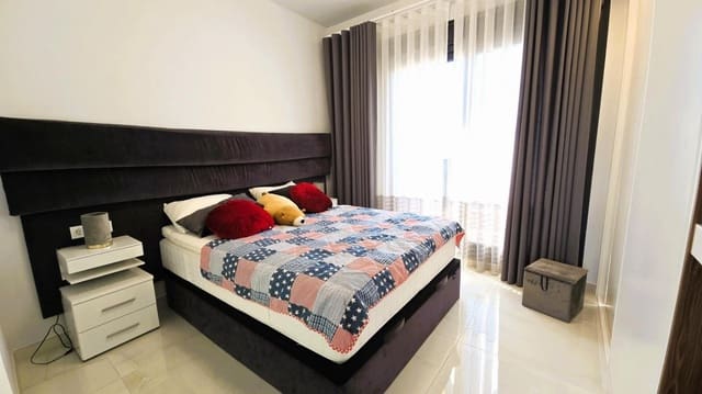 4 soverom Villa til salgs i Lomas de Cabo Roig - Los Dolses, Orihuela med svømmebasseng garasje - € 735 000 (Ref: 9950726)