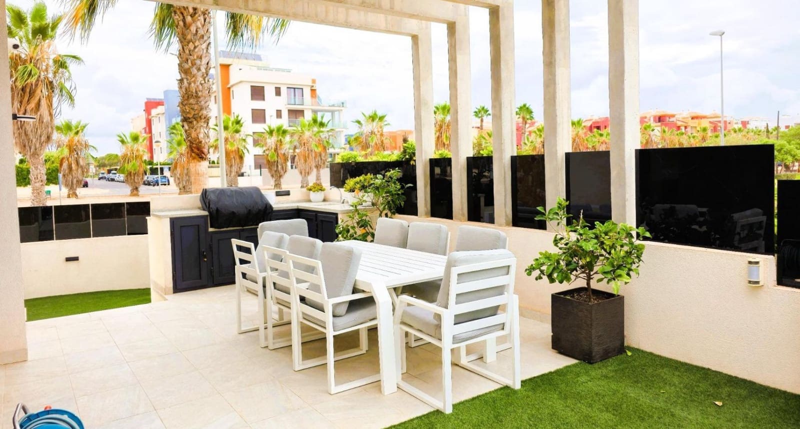 4 soverom Villa til salgs i Orihuela Costa med svømmebasseng garasje - € 735 000 (Ref: 9950726)