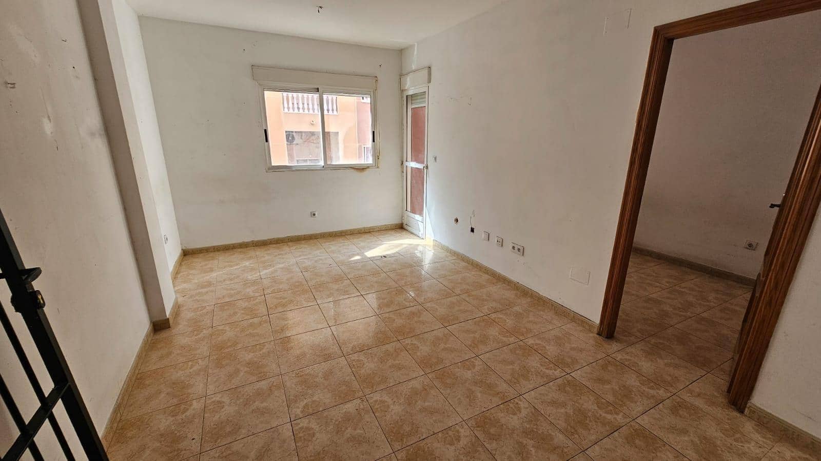2 quarto Apartamento para venda em Torrevieja com piscina - 119 000 € (Ref: 9960010)