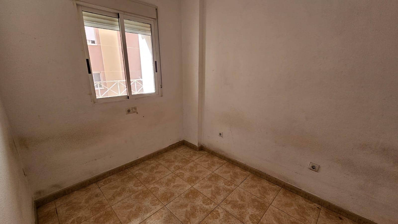 2 quarto Apartamento para venda em Torrevieja com piscina - 119 000 € (Ref: 9960010)