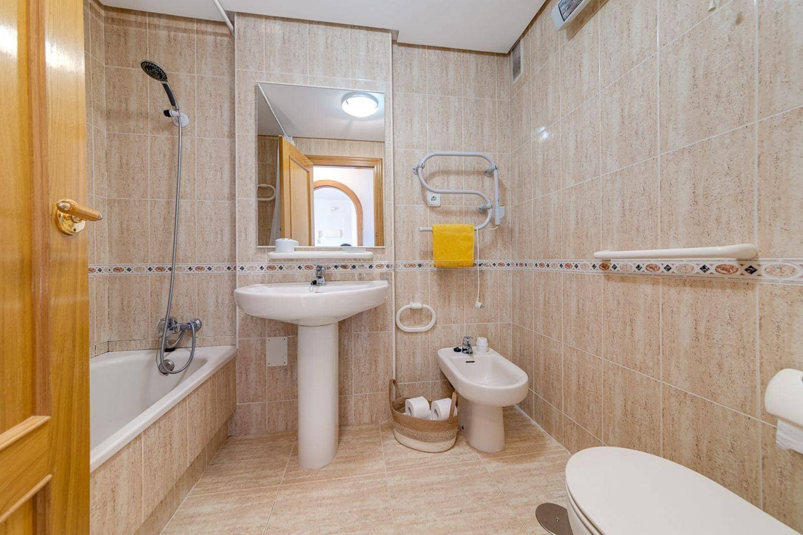 2 bedroom Apartment for sale in Orihuela Costa with pool garage - € 279,990 (Ref: 9973544)