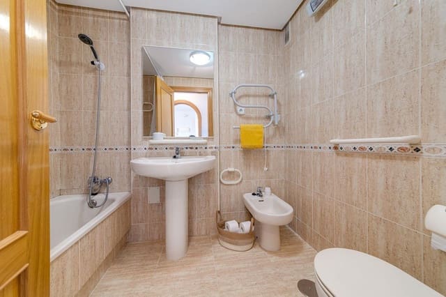 2 soveværelse Lejlighed til salg i Aguamarina, Orihuela med swimmingpool garage - € 279.990 (Ref: 9973544)