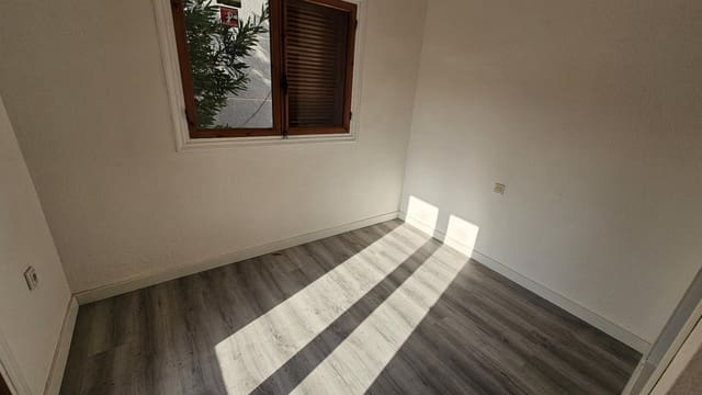 Chalet de 2 habitaciones en Nueva Torrevieja, Torrevieja en venta - 199.000 € (Ref: 9997773)