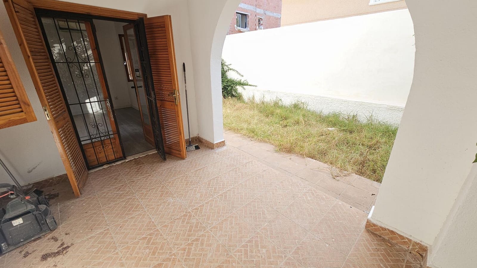 2 makuuhuone Huvila myytävänä paikassa Torrevieja - 199 000 € (Ref: 9997773)