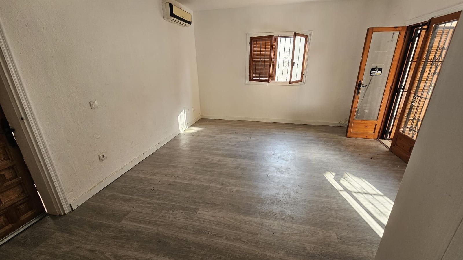 2 makuuhuone Huvila myytävänä paikassa Torrevieja - 199 000 € (Ref: 9997773)