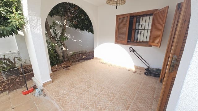 Chalet de 2 habitaciones en Nueva Torrevieja, Torrevieja en venta - 199.000 € (Ref: 9997773)