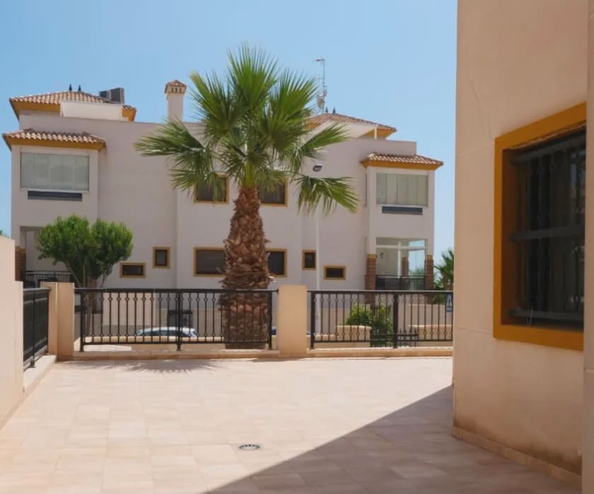 2 quarto Apartamento para venda em Guardamar del Segura com piscina garagem - 290 000 € (Ref: 10003498)
