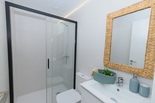 Apartamento de 3 habitaciones en Punta Prima, Orihuela en venta con piscina garaje - 259.700 € (Ref: 10003499)