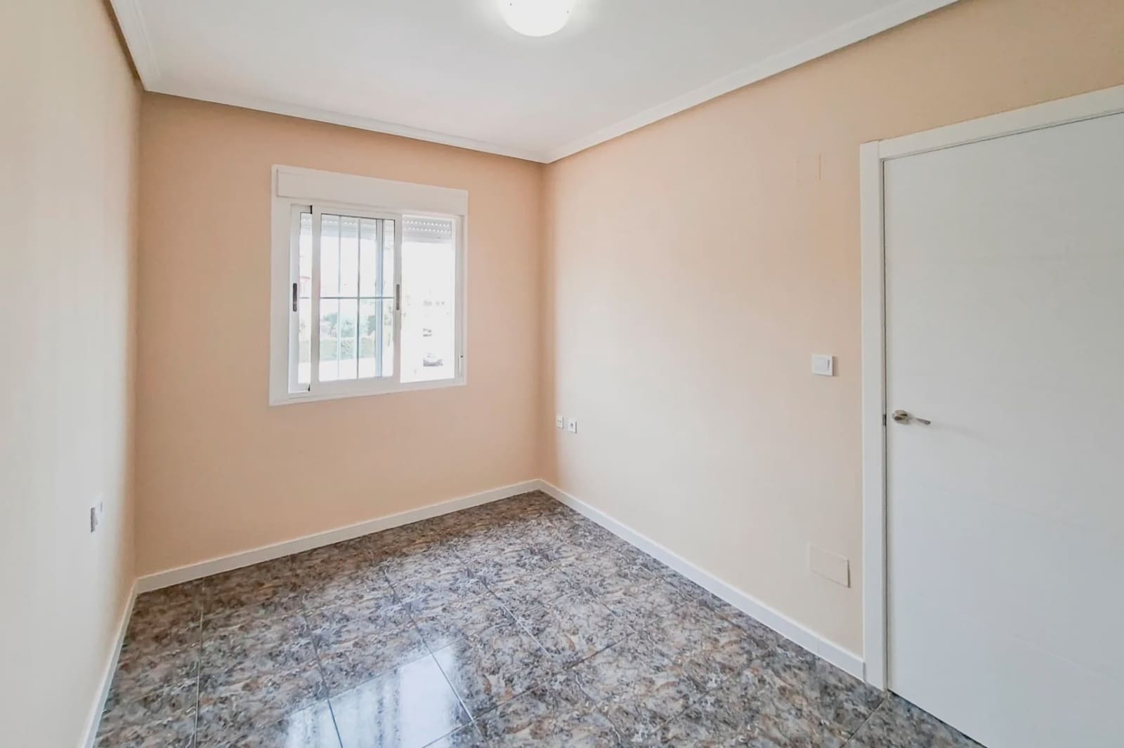 Bungalow de 2 habitaciones en Orihuela Costa en venta con piscina - 169.000 € (Ref: 10003501)
