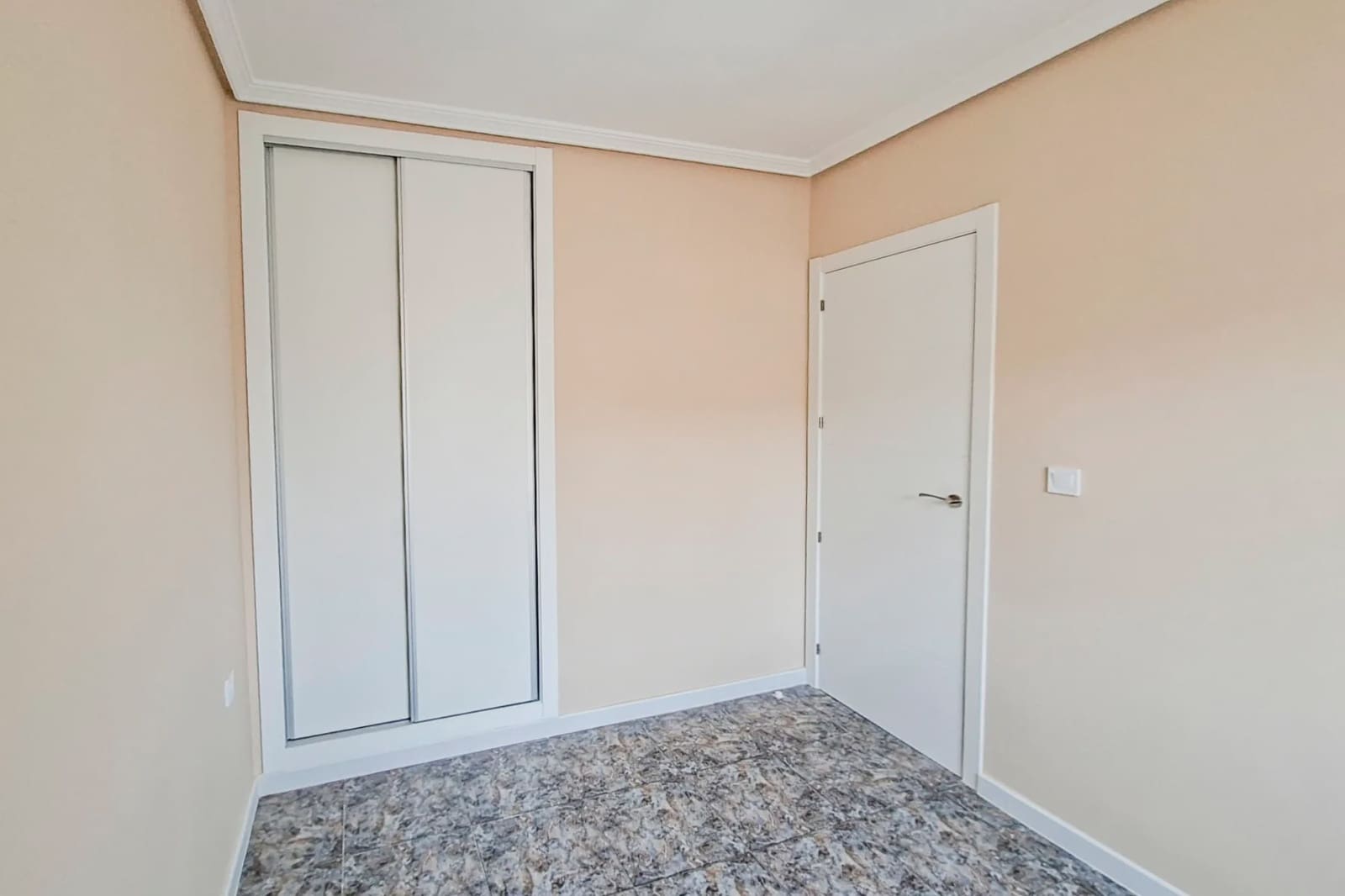Bungalow de 2 habitaciones en Orihuela Costa en venta con piscina - 169.000 € (Ref: 10003501)