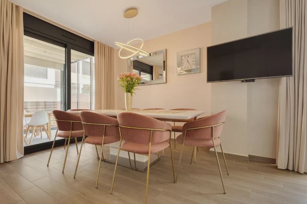 5 makuuhuone Huvila myytävänä paikassa Torrevieja mukana uima-altaan - 559 000 € (Ref: 10005893)