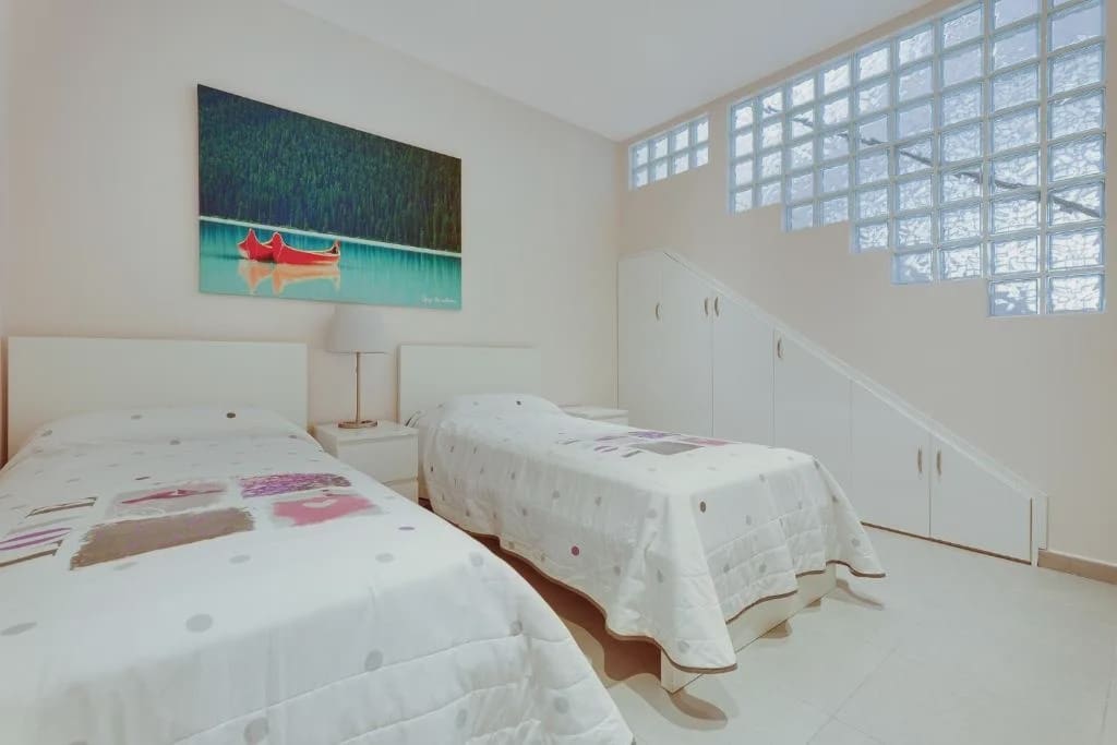 5 makuuhuone Huvila myytävänä paikassa Torrevieja mukana uima-altaan - 559 000 € (Ref: 10005893)