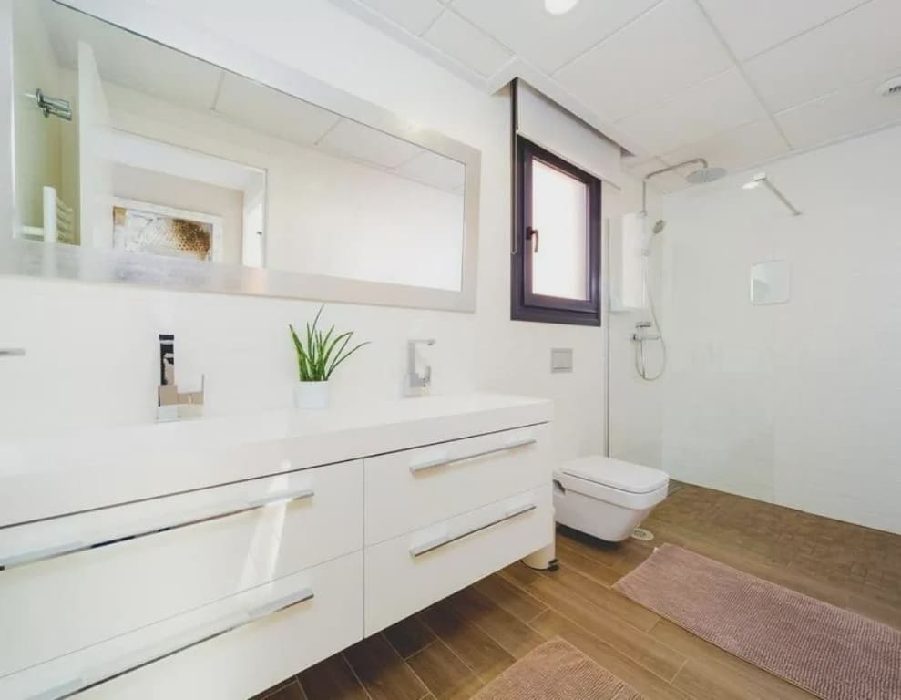 5 makuuhuone Huvila myytävänä paikassa Torrevieja mukana uima-altaan - 559 000 € (Ref: 10005893)