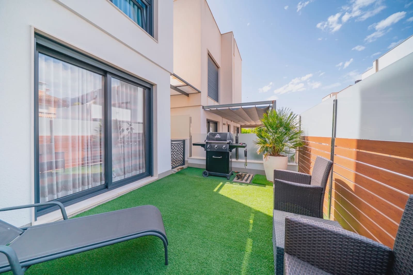 5 makuuhuone Huvila myytävänä paikassa Torrevieja mukana uima-altaan - 559 000 € (Ref: 10005893)