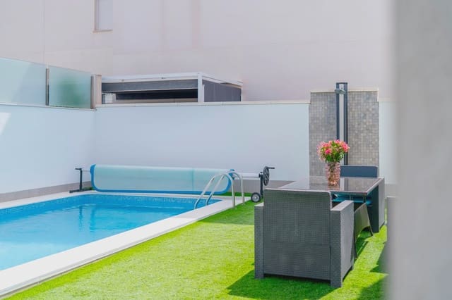 5 makuuhuone Huvila myytävänä paikassa Parque Acuático - Sector 25, Torrevieja mukana uima-altaan - 559 000 € (Ref: 10005893)