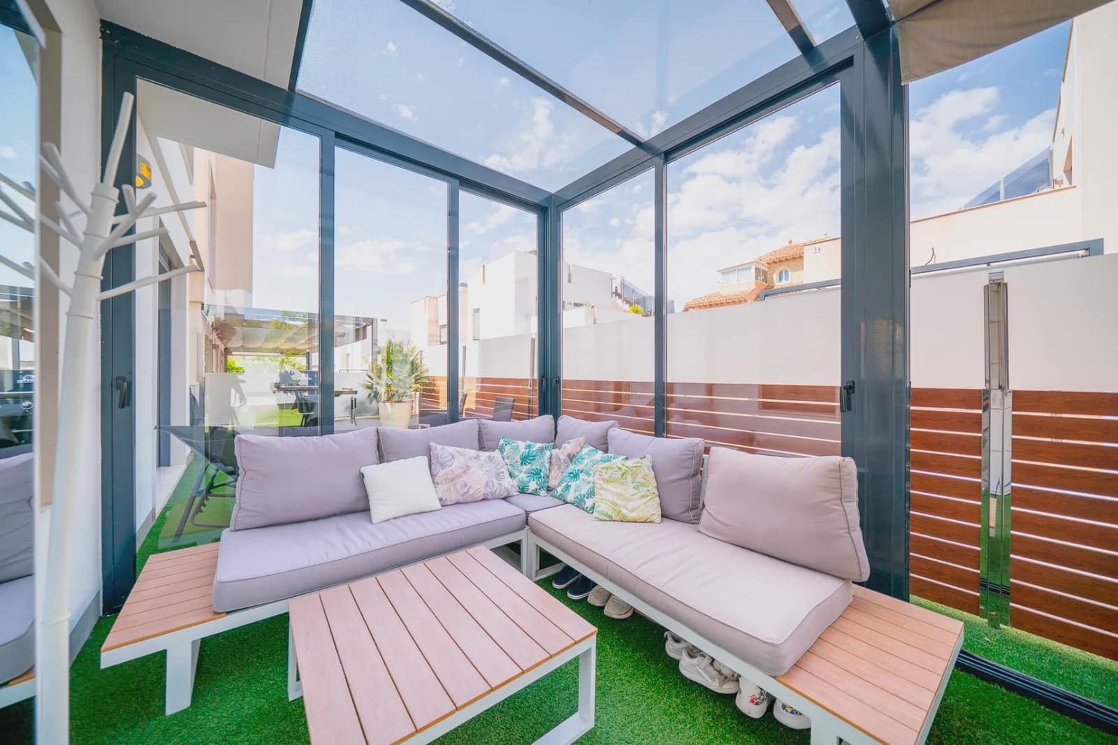 5 makuuhuone Huvila myytävänä paikassa Torrevieja mukana uima-altaan - 559 000 € (Ref: 10005893)