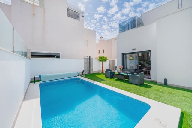 5 makuuhuone Huvila myytävänä paikassa Parque Acuático - Sector 25, Torrevieja mukana uima-altaan - 559 000 € (Ref: 10005893)